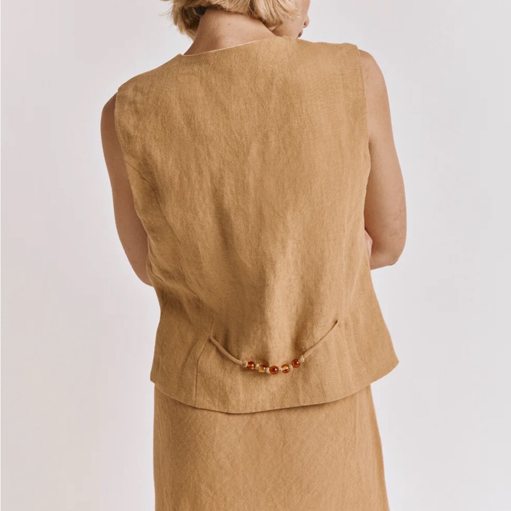 VRG GRL HAZEL LINEN VEST OCHRE - Picture 2 of 6